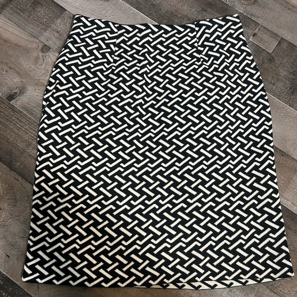 J. McLaughlin women‎ skirt- Small